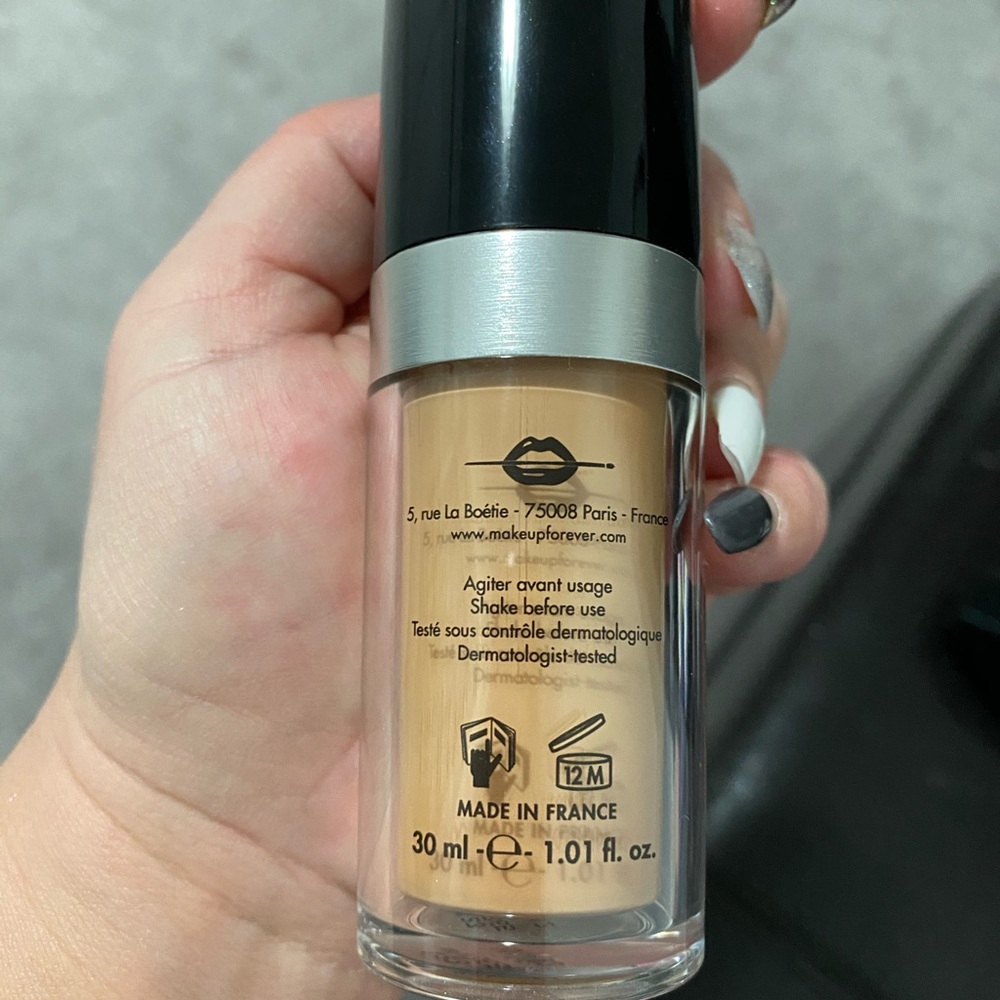 Makeup forever HD foundation - Picture 2 of 4